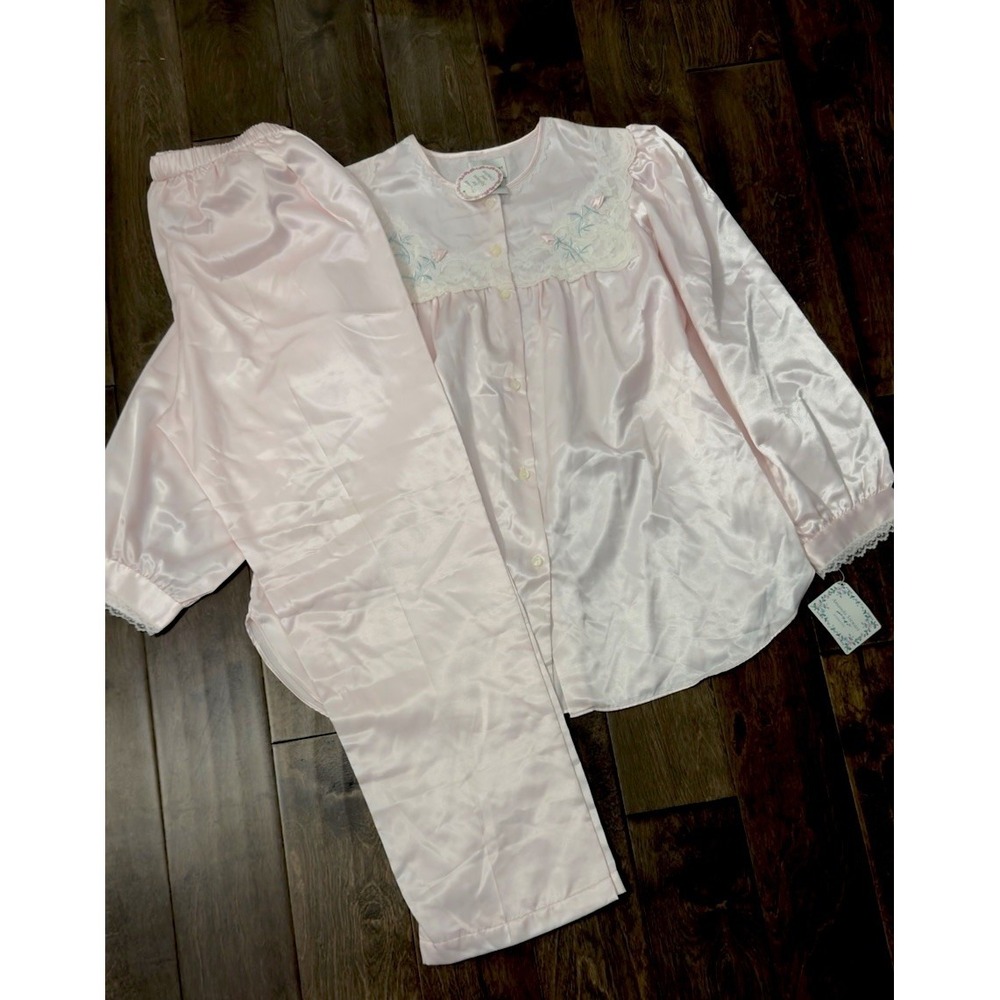 NEW Amanda Stewart Womens M Brushed Satin Pajama Set Floral Embroidery Lace Pink